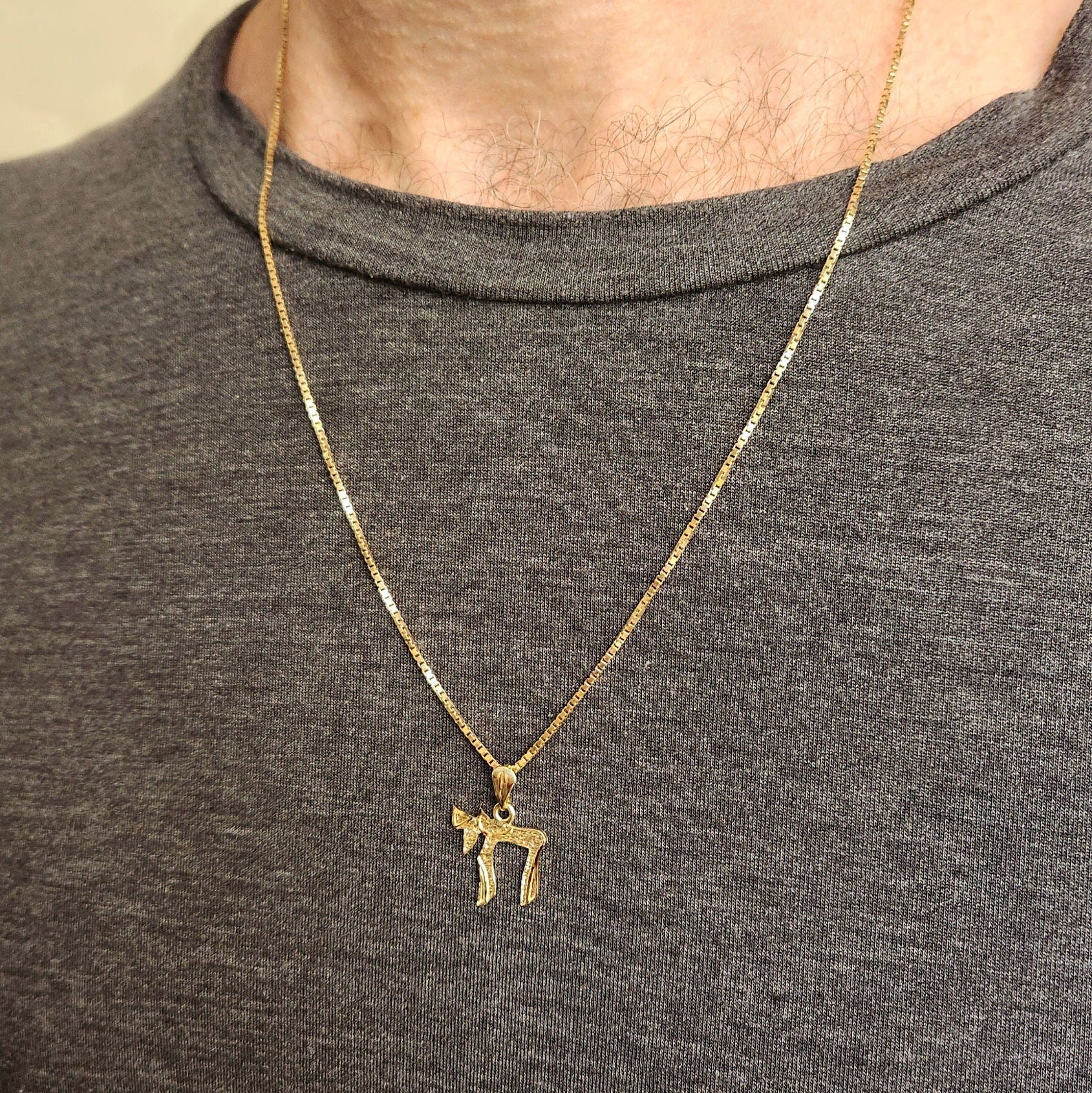 Unisex Chai gold pendant
